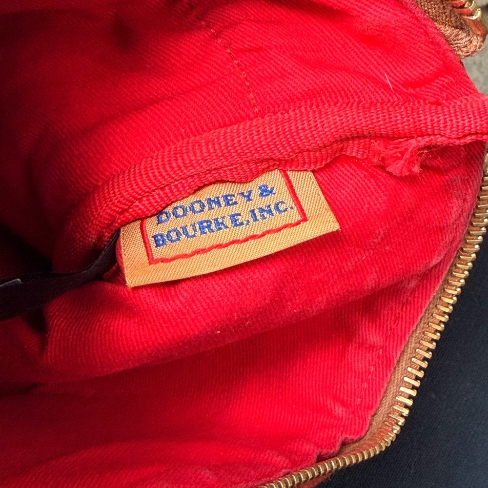 Vintage Dooney & Bourke Burnt Orange Suede Crossbody | Brass Hardware | 90s - Picture 5 of 6